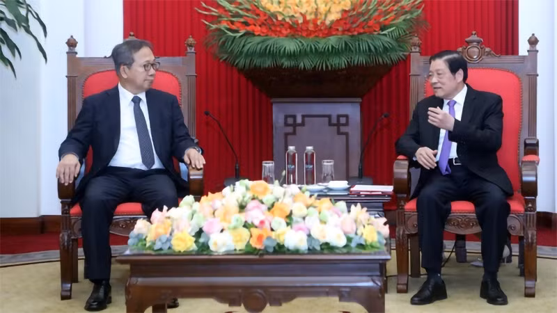 Đồng chí Phan Đình Trạc tiếp Đại sứ Nhật Bản Yamada Takio.