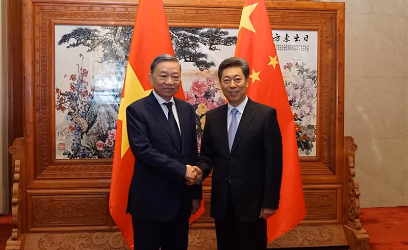 Bộ trưởng Tô Lâm và đồng chí Trần Văn Thanh. (Ảnh: MPS)