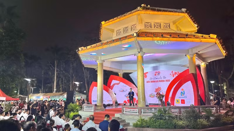 Nhà Kèn là một công trình kiến trúc do người Pháp xây dựng vào năm 1928 được tổ chức Liên hoan Ẩm thực Hải Phòng.