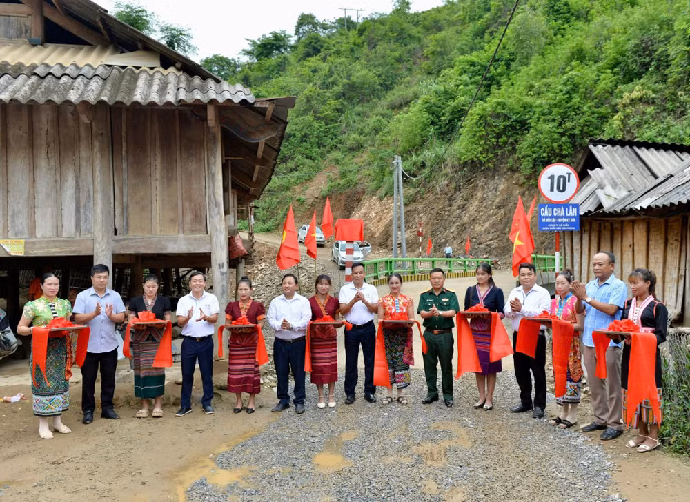 Khánh thành cầu kết nối yêu thương số 117.