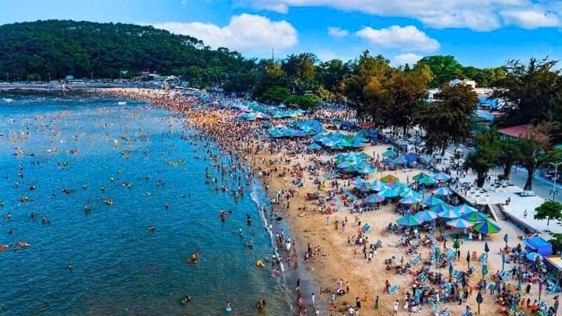 Không khí du lịch Hải Phòng trong kỳ nghỉ lễ năm nay diễn ra sôi động, vui tươi, an toàn và lành mạnh.
