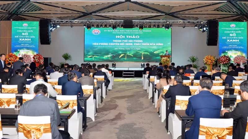 Hội thảo “Thành phố Hải Phòng tiên phong chuyển đổi xanh, phát triển bền vững”.