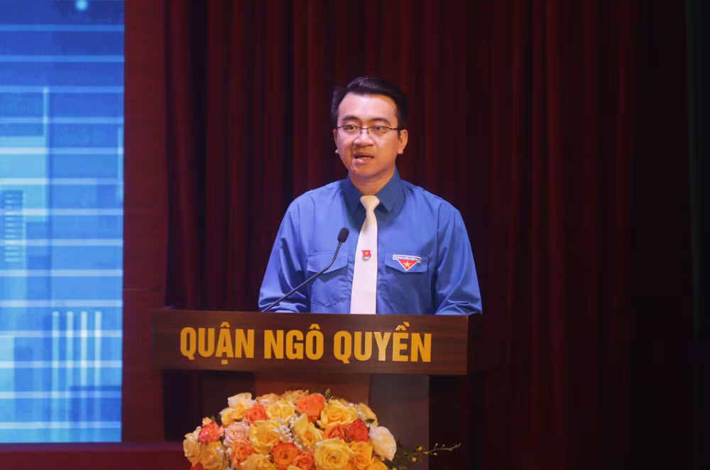 Đồng chí Lê Khắc Nguyên Anh, Bí thư Thành đoàn Hải Phòng. Đồng chí Lê Khắc Nguyên Anh, Bí thư Thành đoàn Hải Phòng.