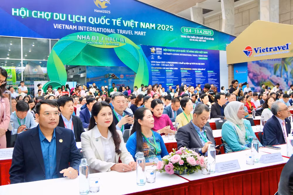 Các đại biểu tham dự Hội chợ VITM Hà Nội năm 2025. Các đại biểu tham dự Hội chợ VITM Hà Nội năm 2025.
