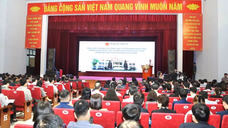 Hội nghị tổng kết, đánh giá công tác tuyển sinh năm 2024; triển khai công tác tuyển sinh năm 2025, 2026 khối đại học và cao đẳng sư phạm.