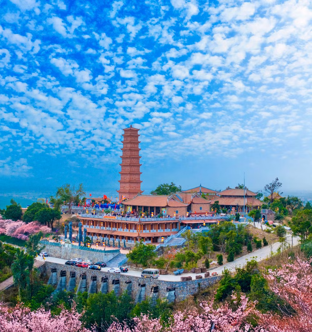 Tháp Tường Long từng được biết đến như một trung tâm văn hóa, lịch sử lớn của Việt Nam ở thế kỷ XI-XII. (Ảnh: Nguyễn Đức Nghĩa)