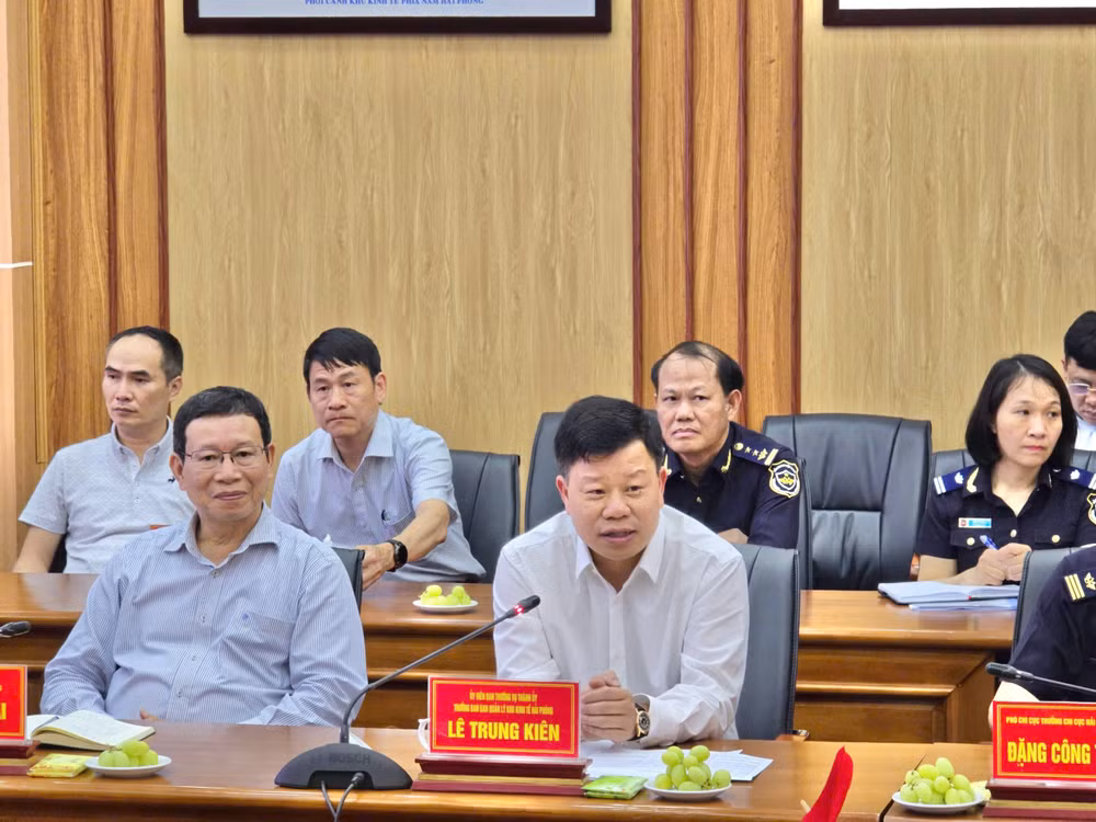 Ông Lê Trung Kiên, Trưởng ban quản lý Khu kinh tế Hải Phòng. Ông Lê Trung Kiên, Trưởng ban quản lý Khu kinh tế Hải Phòng.
