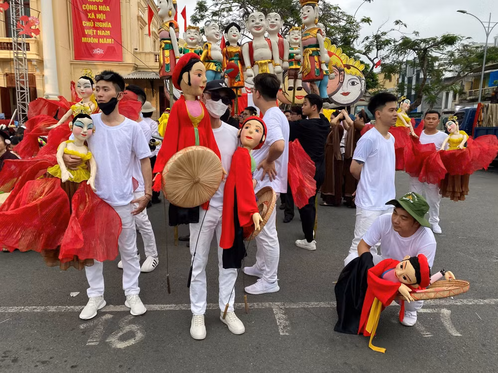 Tạo hình con rối độc đáo.
