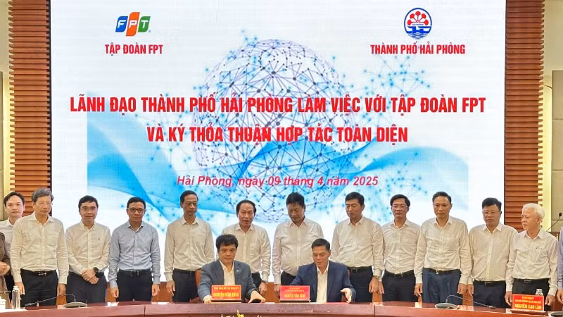 Hải Phòng và Tập đoàn FPT ký thỏa thuận hợp tác chuyển đổi số toàn diện. Hải Phòng và Tập đoàn FPT ký thỏa thuận hợp tác chuyển đổi số toàn diện.