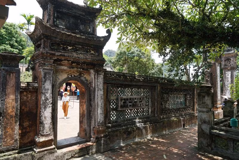 Một góc đền thờ Vua Đinh Tiên Hoàng. Một góc đền thờ Vua Đinh Tiên Hoàng.