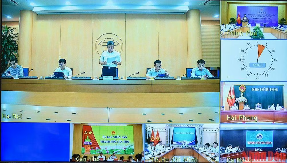 Hội nghị diễn ra dưới hình thức trực tuyến với 4 tỉnh, thành phố: Hà Nội, Đà Nẵng, Cần Thơ và TP Hồ Chí Minh. Hội nghị diễn ra dưới hình thức trực tuyến với 4 tỉnh, thành phố: Hà Nội, Đà Nẵng, Cần Thơ và TP Hồ Chí Minh.