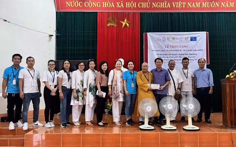 Đoàn thiện nguyện đến thăm, tặng quà cho thương binh, bệnh binh, gia đình chính sách tại Quảng Trị.