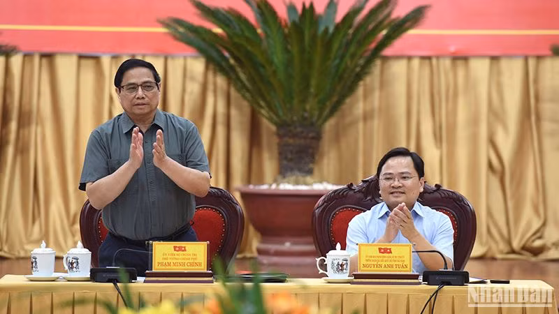 Thủ tướng Phạm Minh Chính dự và phát biểu với lãnh đạo chủ chốt tỉnh Bắc Ninh.