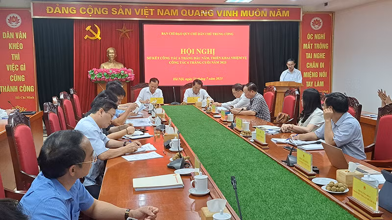 Quang cảnh hội nghị sơ kết công tác thực hiện Quy chế dân chủ ở cơ sở.