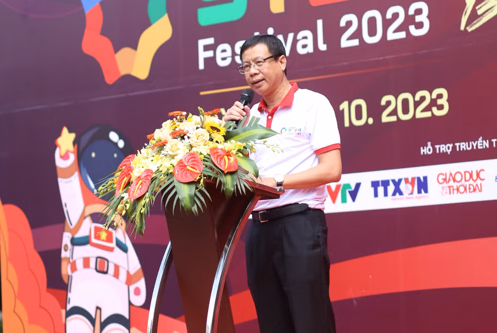 Thứ trưởng Khoa học và Công nghệ Lê Xuân Định phát biểu tại Ngày hội. Thứ trưởng Khoa học và Công nghệ Lê Xuân Định phát biểu tại Ngày hội.