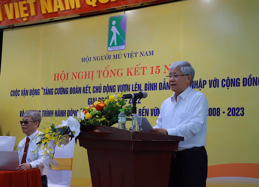 Đồng chí Đỗ Văn Chiến phát biểu tại hội nghị.
