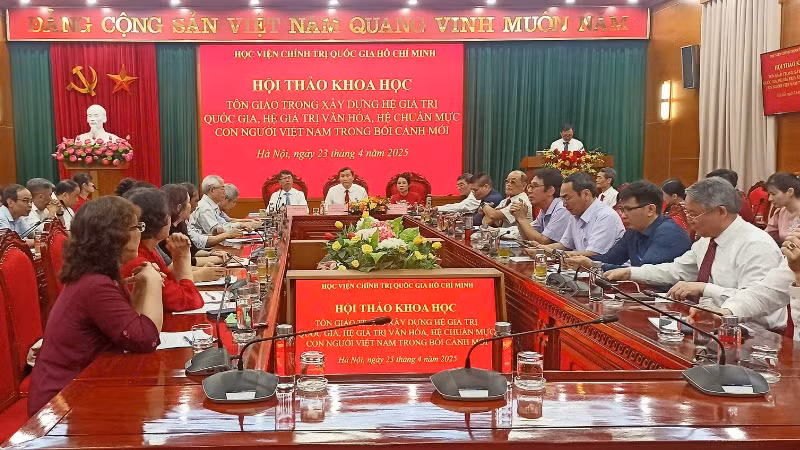 Toàn cảnh Hội thảo "Tôn giáo trong xây dựng hệ giá trị quốc gia, hệ giá trị văn hóa, hệ chuẩn mực con người Việt Nam trong bối cảnh mới".