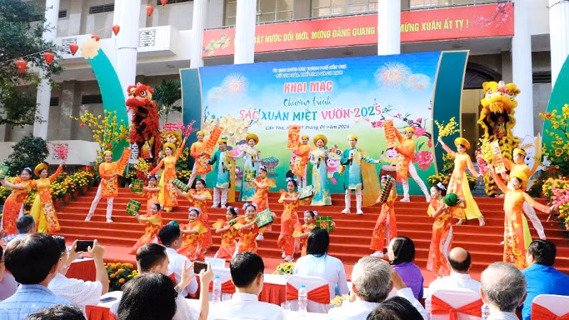 Chương trình "Sắc xuân miệt vườn" là sự kiện thường niên nhân dịp Tết Nguyên đán.