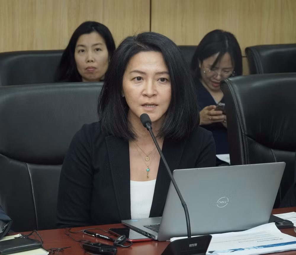 Bà Wanming Du - Trưởng bộ phận chính sách chỉ số, FTSE Russell trao đổi tại buổi làm việc