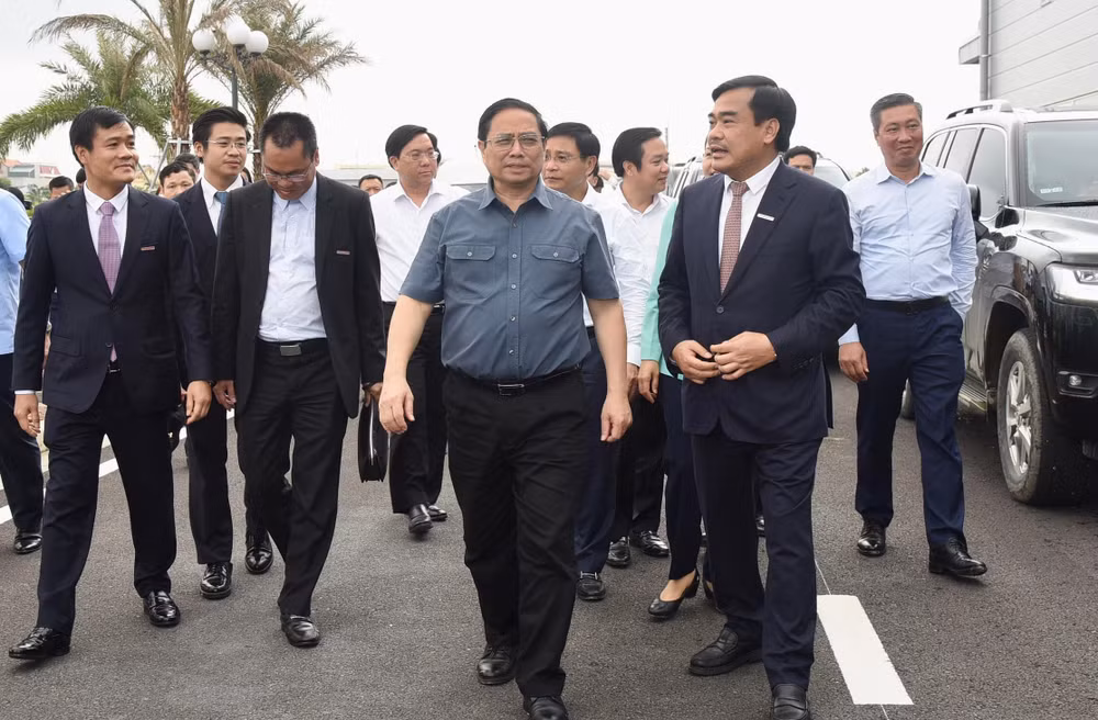 Thủ tướng Phạm Minh Chính thăm Nhà máy sản xuất, lắp ráp ô-tô Hyundai Thành Công. (Ảnh: Trần Hải)