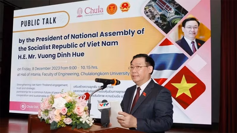Chủ tịch Quốc hội, GS, TS Vương Đình Huệ tới thăm và có bài phát biểu quan trọng tại Trường Đại học Chulalongkorn.