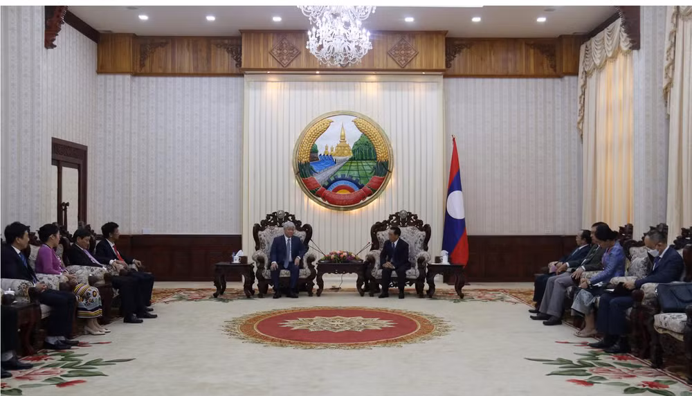 Thủ tướng Chính phủ Lào Phankham Viphavanh (phải) tiếp Đoàn đại biểu Ủy ban Trung ương Mặt trận Tổ quốc Việt Nam. Ảnh: Duy Toàn. Thủ tướng Chính phủ Lào Phankham Viphavanh (phải) tiếp Đoàn đại biểu Ủy ban Trung ương Mặt trận Tổ quốc Việt Nam. Ảnh: Duy Toàn.