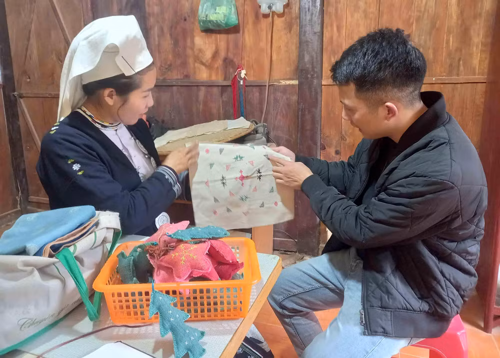 Sản phẩm khăn tay mang họa tiết độc đáo.