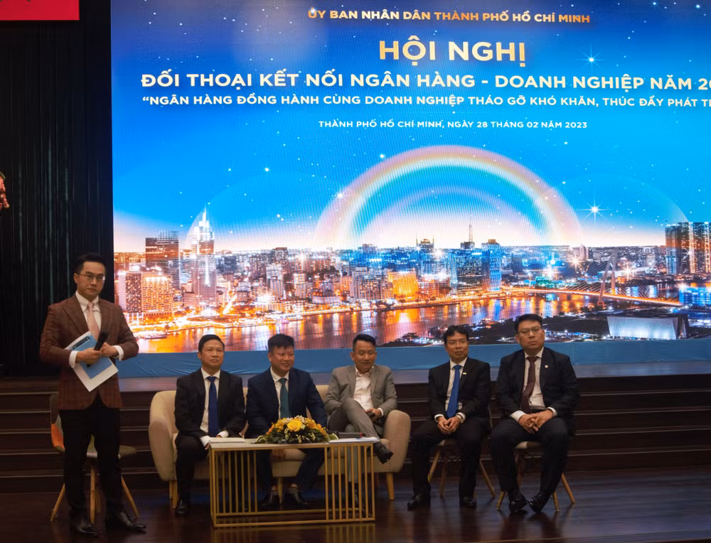 Thành phố Hồ Chí Minh: Ngân hàng đồng hành cùng doanh nghiệp tháo gỡ khó khăn