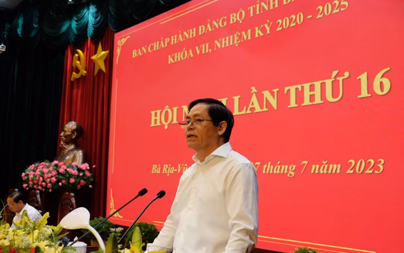 Đồng chí Phạm Viết Thanh Ủy viên Trung ương Đảng, Bí thư Tỉnh ủy tỉnh Bà Rịa-Vũng Tàu phát biểu tại hội nghị. Đồng chí Phạm Viết Thanh Ủy viên Trung ương Đảng, Bí thư Tỉnh ủy tỉnh Bà Rịa-Vũng Tàu phát biểu tại hội nghị.