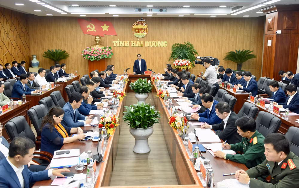 Thủ tướng Phạm Minh Chính và đoàn công tác làm việc với Ban Thường vụ Tỉnh ủy Hải Dương.