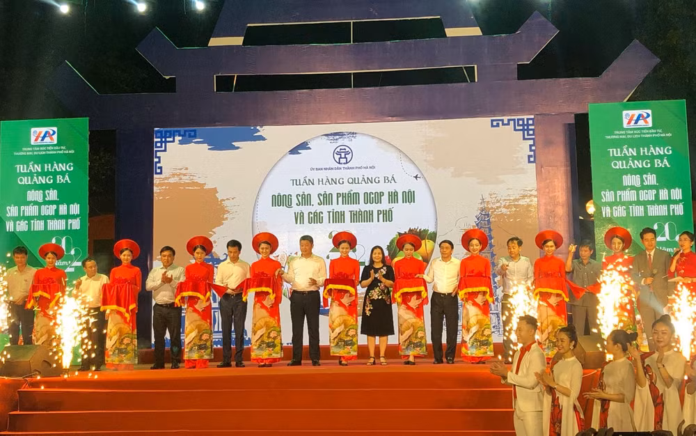 Khai mạc Tuần hàng quảng bá nông sản, sản phẩm OCOP Hà Nội và các tỉnh, thành phố năm 2022.