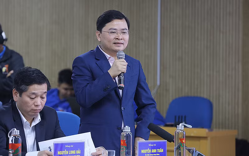 Đồng chí Nguyễn Anh Tuấn chia sẻ về công tác cán bộ trẻ.