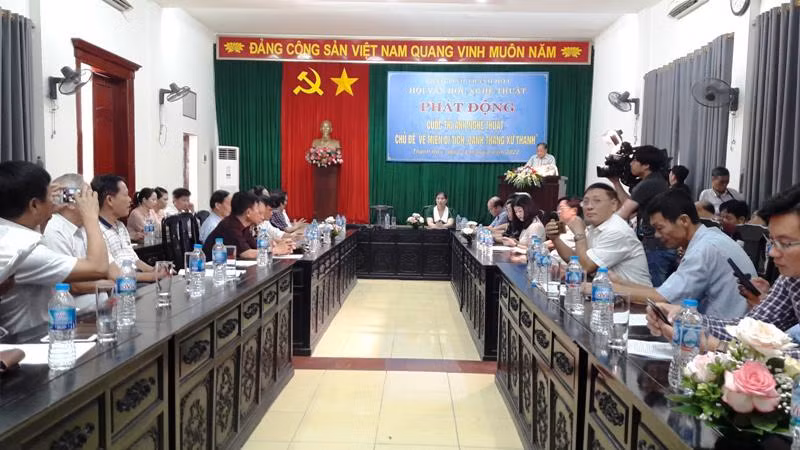 Toàn cảnh buổi phát động Cuộc thi ảnh nghệ thuật với chủ đề “Về miền Di tích, danh thắng xứ Thanh”.