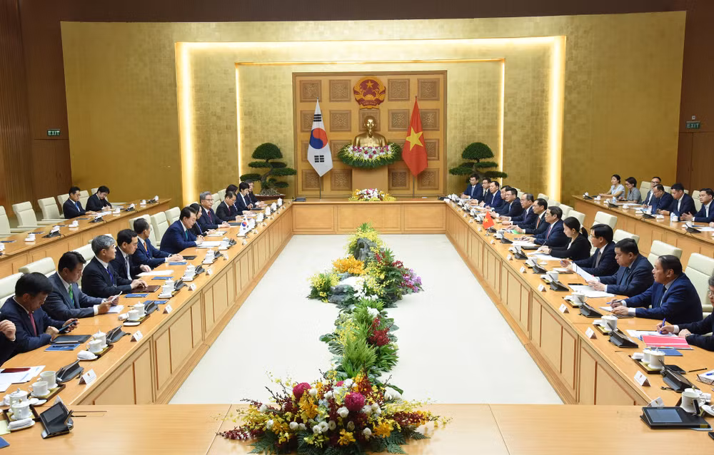 Thủ tướng Phạm Minh Chính hội kiến Tổng thống Hàn Quốc Yoon Suk Yeol. Thủ tướng Phạm Minh Chính hội kiến Tổng thống Hàn Quốc Yoon Suk Yeol.