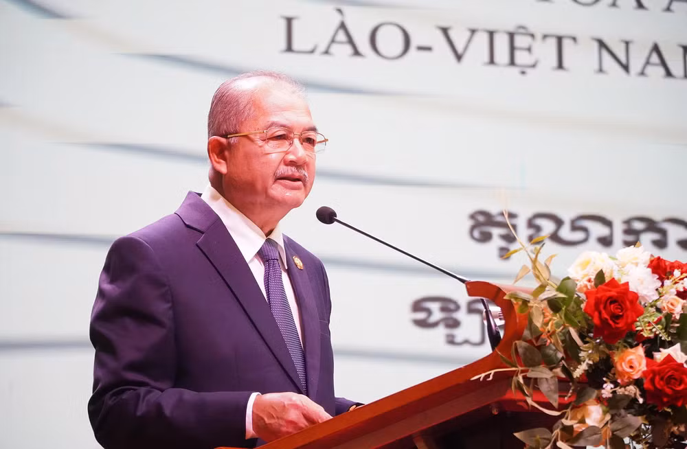 Phó Thủ tướng Lào Kikeo Khaykhamphithoune phát biểu khai mạc Hội nghị. (Ảnh: Quốc Dũng)