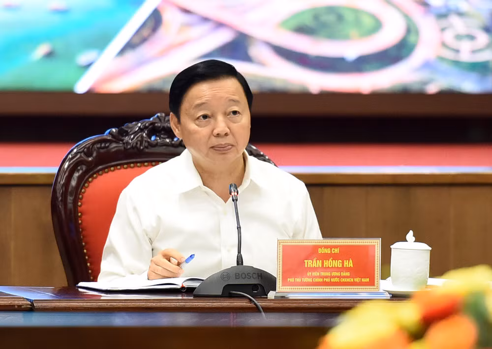 Phó Thủ tướng Trần Hồng Hà phát biểu điều hành Hội nghị.