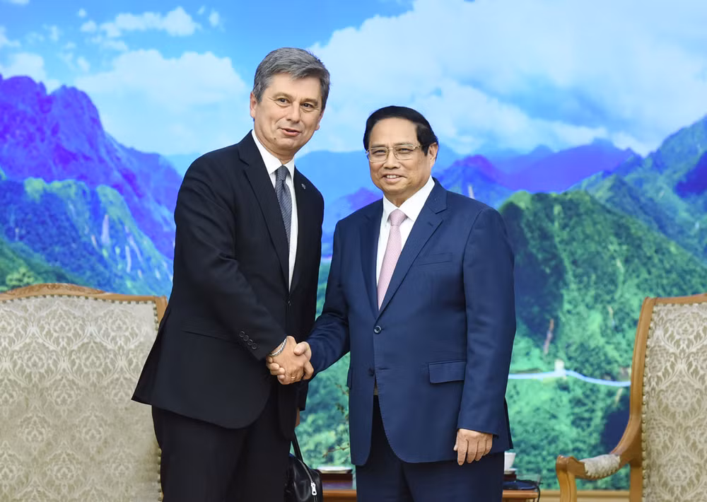 Thủ tướng Phạm Minh Chính tiếp Chủ tịch Liên đoàn các Hiệp hội Giao nhận vận tải Quốc tế Turgut Erkeskin.