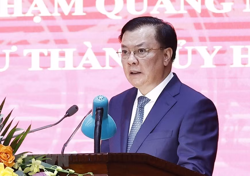 Ủy viên Bộ Chính trị, Bí thư Thành ủy Hà Nội Đinh Tiến Dũng phát biểu.