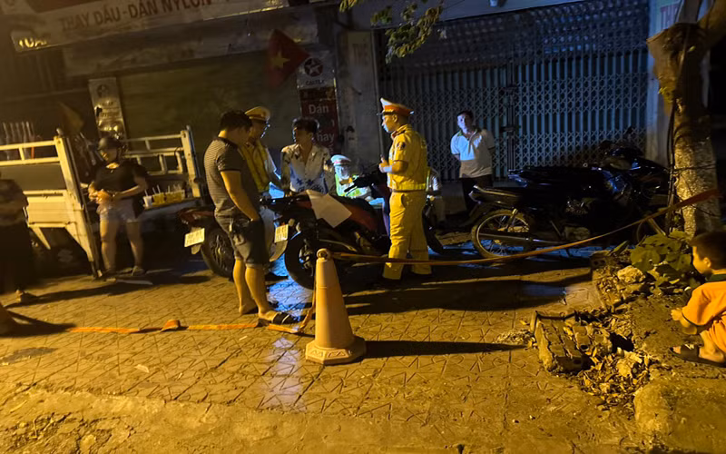 Lực lượng Cảnh sát giao thông thành phố Vĩnh Yên tăng cường tuần tra, xử lý vi phạm buổi tối.