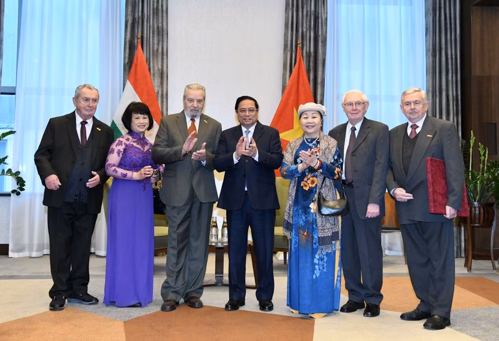 Thủ tướng Phạm Minh Chính tiếp Chủ tịch Hội Hữu nghị Hungary-Việt Nam Laszlo Botz và Ban lãnh đạo Hội.