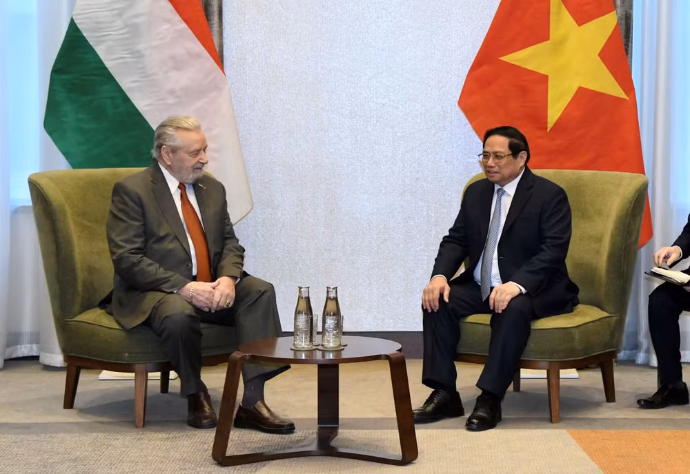 Thủ tướng Phạm Minh Chính tiếp Chủ tịch Hội Hữu nghị Hungary-Việt Nam Laszlo Botz.