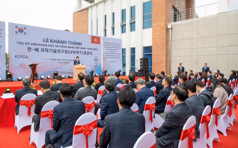 Quang cảnh lễ khánh thành trụ sở của VKIST.