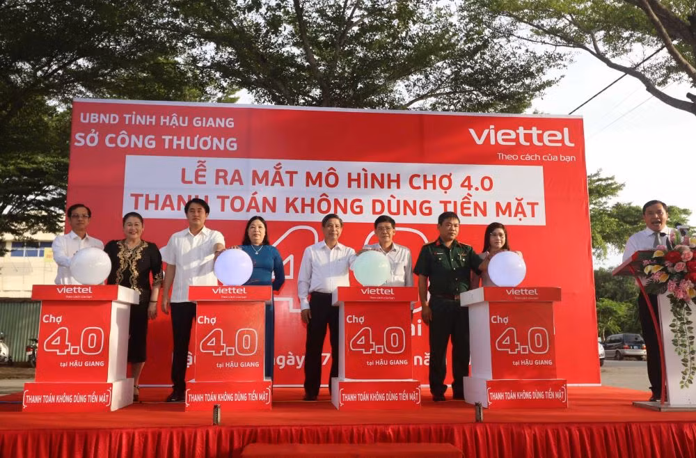Mô hình chợ 4.0 góp phần thúc đẩy chuyển đổi số. Mô hình chợ 4.0 góp phần thúc đẩy chuyển đổi số.