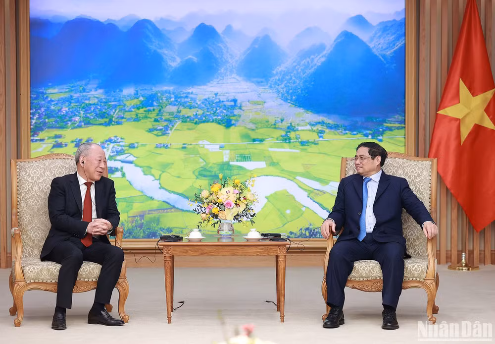 Hai bên trao đổi kinh nghiệm.