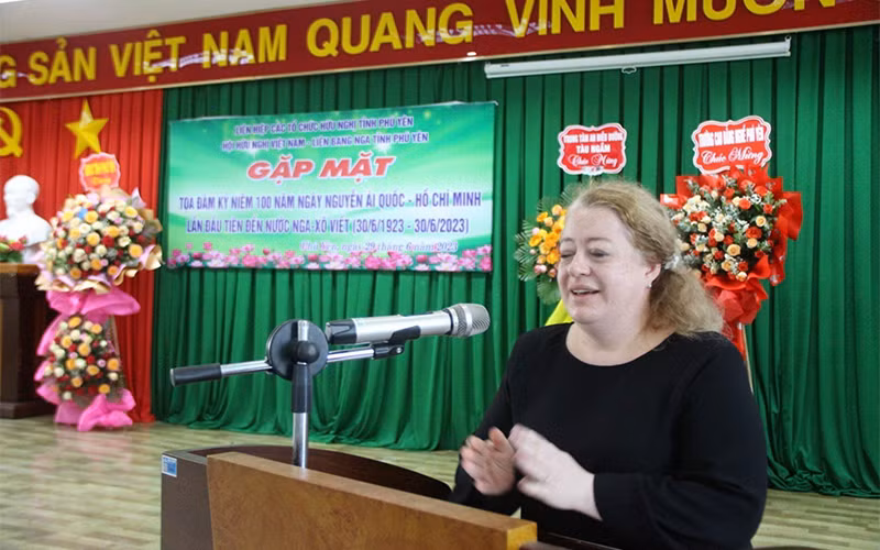Bà Maria Mizonova - Tổng Lãnh sự Liên bang Nga tại thành phố Đà Nẵng phát biểu.