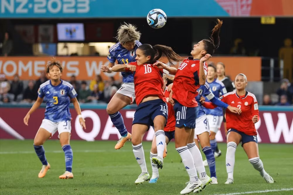 Các cầu thủ Costa Rica nỗ lực trong từng đường bóng. (Ảnh: Getty)
