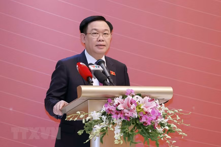 Chủ tịch Quốc hội Vương Đình Huệ phát biểu.