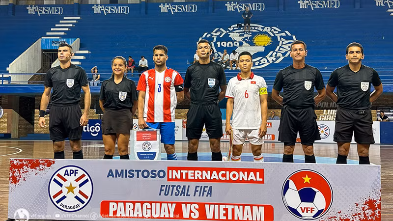 Đội tuyển futsal Việt Nam và Paraguay có trận giao hữu thứ hai. (Ảnh: VFF)