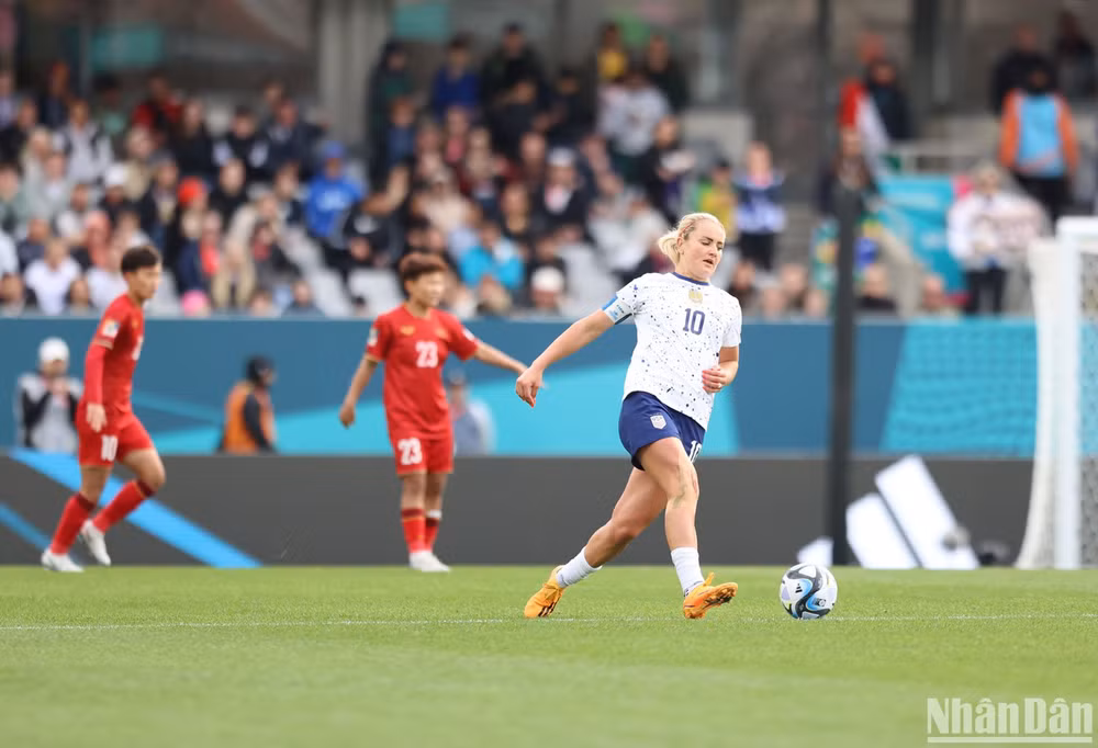 Lindsey Horan nâng tỷ số lên 3-0 cho đội tuyển nữ Mỹ. Lindsey Horan nâng tỷ số lên 3-0 cho đội tuyển nữ Mỹ.
