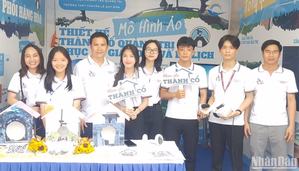 Thầy cô hướng dẫn và các thành viên của dự án. Thầy cô hướng dẫn và các thành viên của dự án.